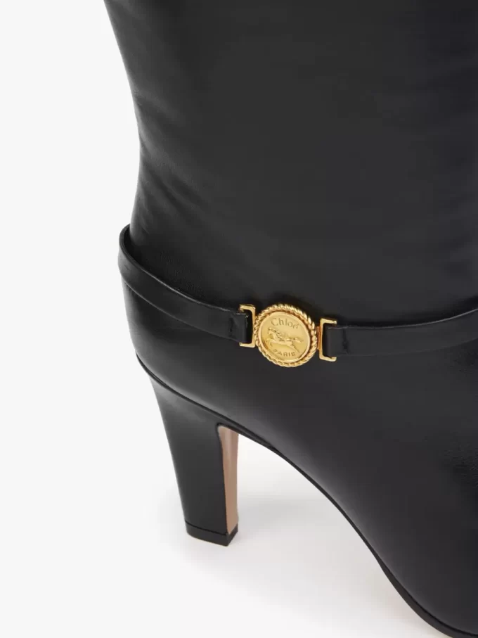 Stiefel Eve mit Absatz Stiefel Eve mit Absatz