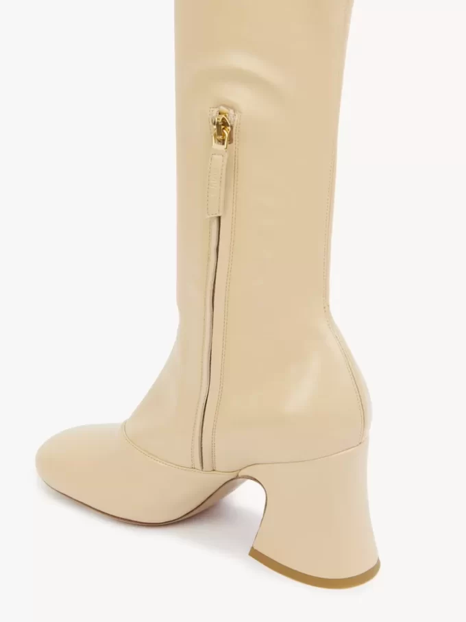 Stiefel mit Absatz von Janis Stiefel mit Absatz von Janis