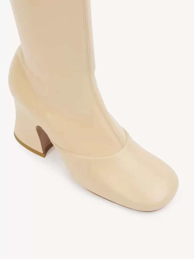 Stiefel mit Absatz von Janis Stiefel mit Absatz von Janis