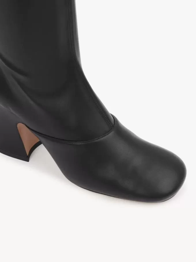 Stiefel mit Absatz von Janis Stiefel mit Absatz von Janis