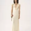 Säulenkleid mit Flügelärmeln aus gewaschenem Seidensatin und Spitze Säulenkleid mit Flügelärmeln aus gewaschenem Seidensatin und Spitze