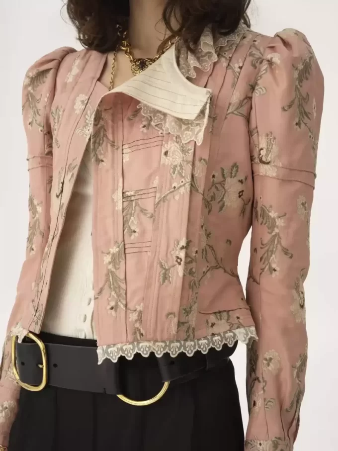 Taillierte Jacke aus Taft-Jacquard und Spitze Taillierte Jacke aus Taft-Jacquard und Spitze
