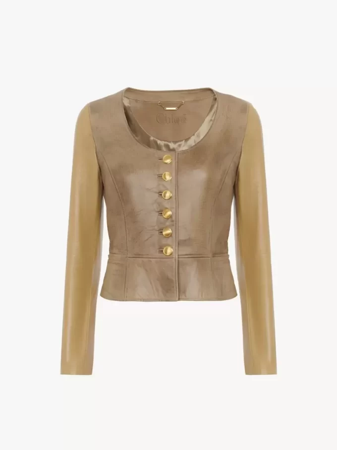 Taillierte Jacke mit U-Ausschnitt aus Leder Taillierte Jacke mit U-Ausschnitt aus Leder