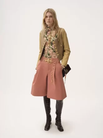 Taillierte Jacke mit U-Ausschnitt aus Leder