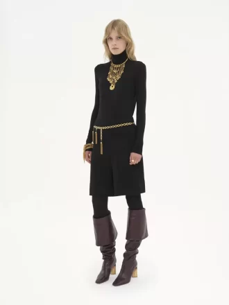 Taillierter Rollkragenpullover aus Wollstrick