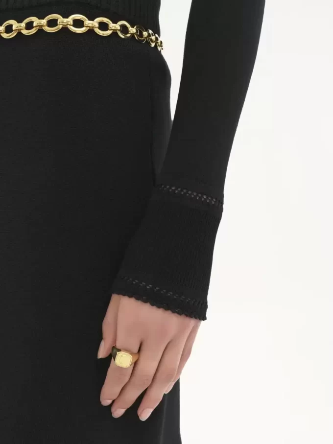 Taillierter Rollkragenpullover aus Wollstrick
