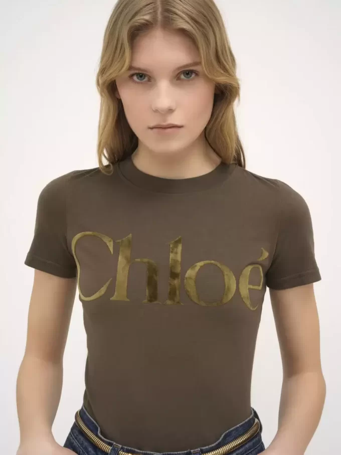 Tailliertes T-Shirt aus Baumwolljersey Tailliertes T-Shirt aus Baumwolljersey