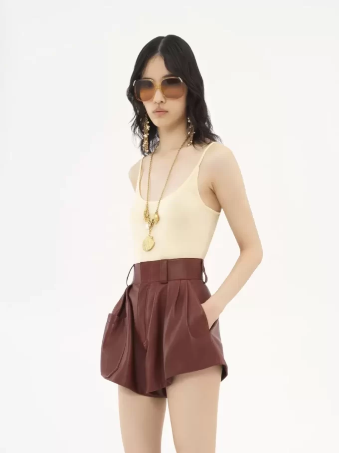 Tanktop mit dünnen Trägern aus superfeinem Wollstrick Tanktop mit dünnen Trägern aus superfeinem Wollstrick