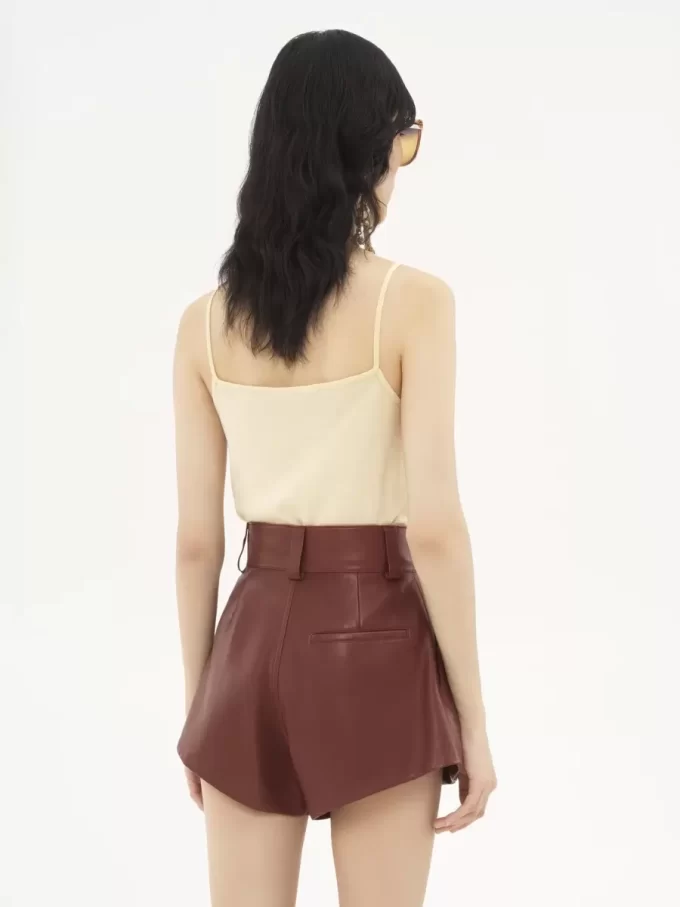 Tanktop mit dünnen Trägern aus superfeinem Wollstrick Tanktop mit dünnen Trägern aus superfeinem Wollstrick