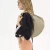 Twisted Shell Hobo-Tasche aus glänzendem Leder Twisted Shell Hobo-Tasche aus glänzendem Leder