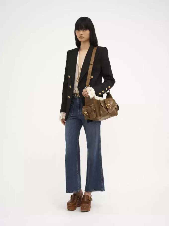 Verkürzte Bootcut-Jeans aus Denim Verkürzte Bootcut-Jeans aus Denim