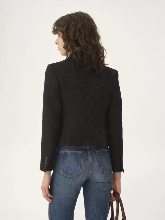 Zweireihige taillierte Jacke aus Jacquard-Wollmischung Zweireihige taillierte Jacke aus Jacquard-Wollmischung