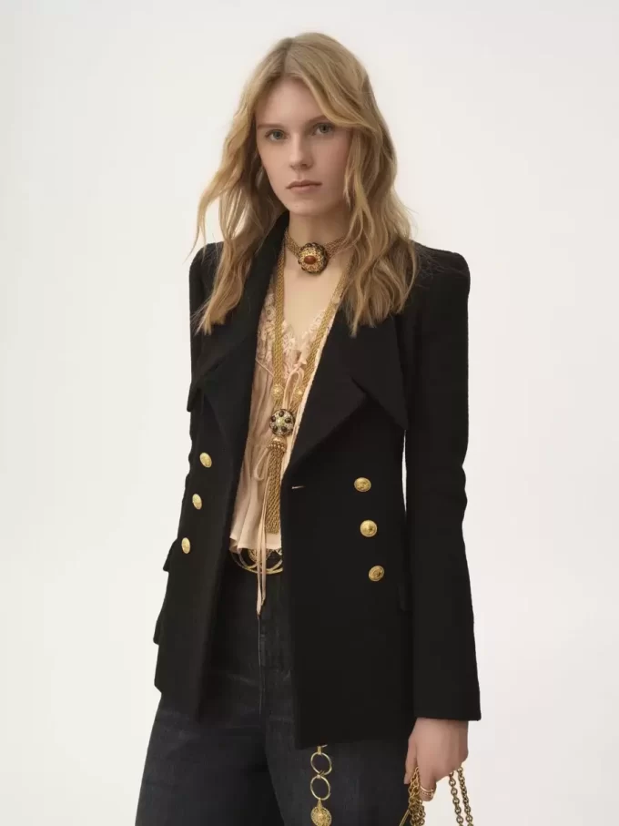 Zweireihige Tailored-Jacke aus Wollbouclette Zweireihige Tailored-Jacke aus Wollbouclette