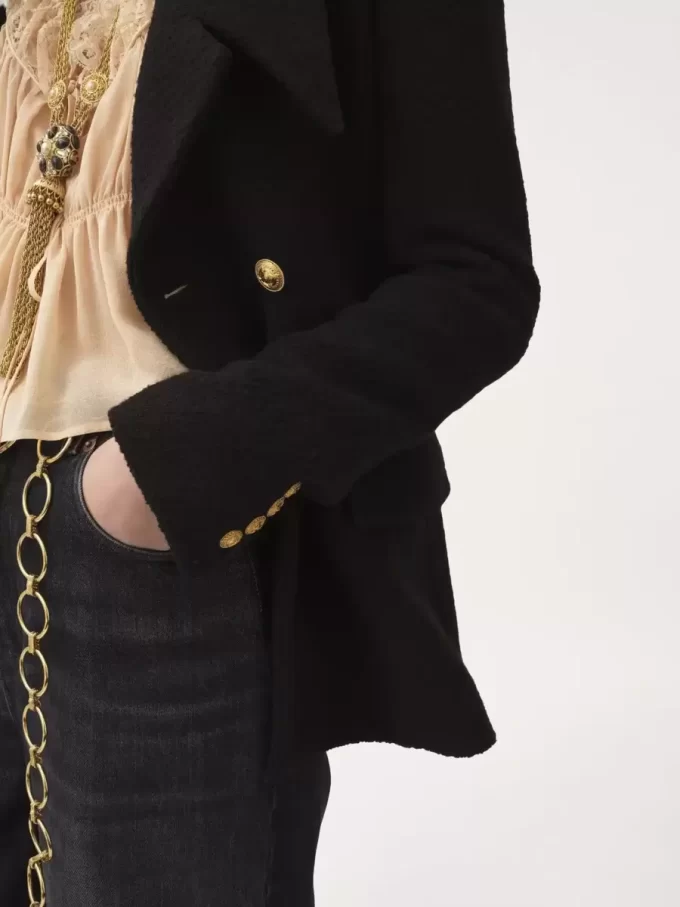 Zweireihige Tailored-Jacke aus Wollbouclette Zweireihige Tailored-Jacke aus Wollbouclette
